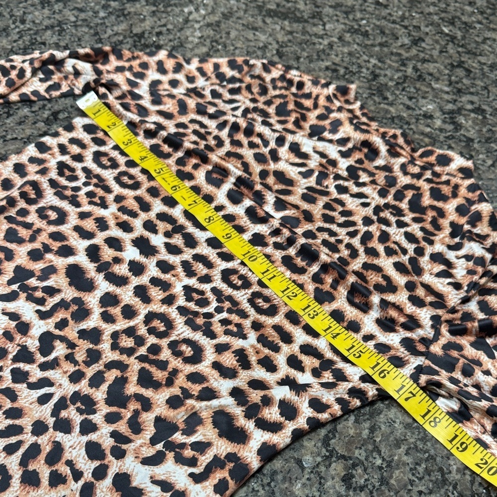 Leopard Print Long Sleeve Women's Top - Picture 6 of 8